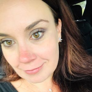 Meet your Posher, Roxanne